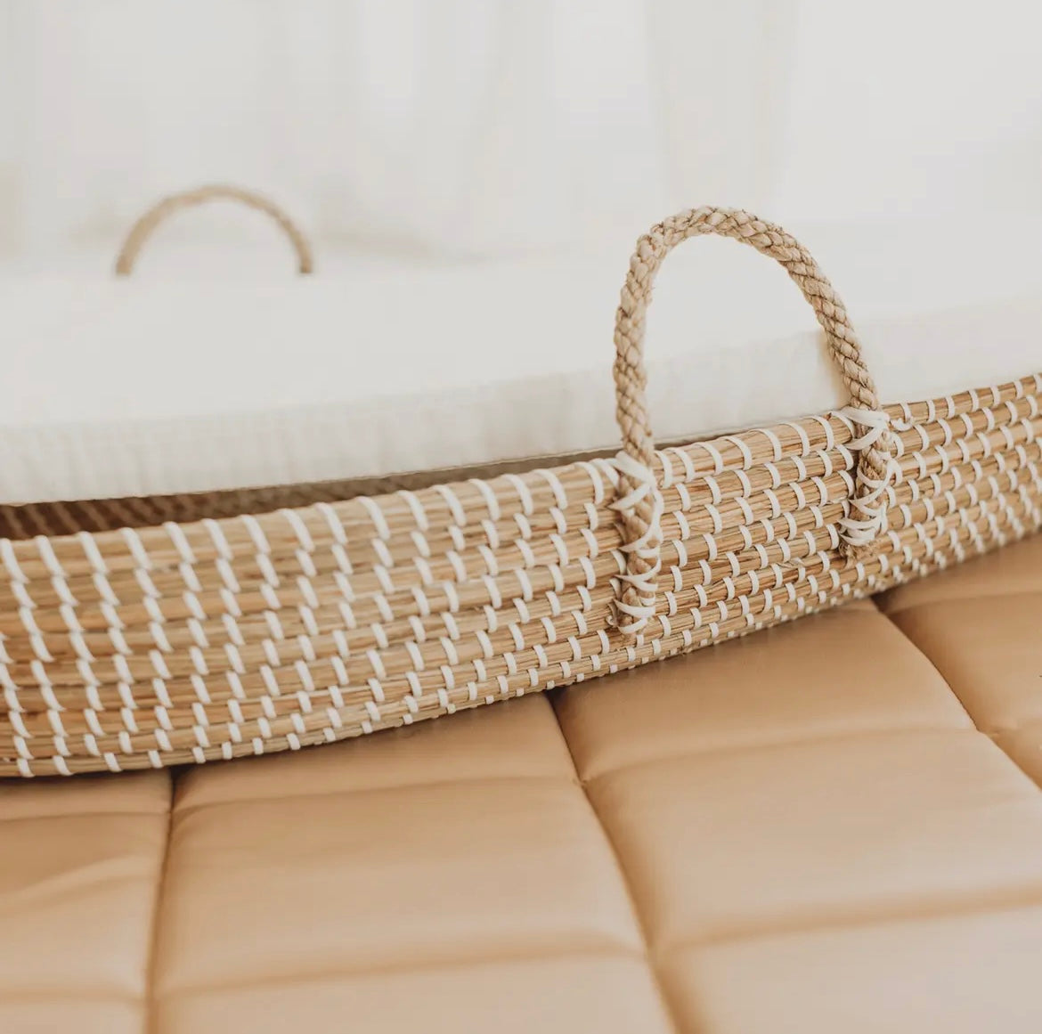 WICKELKORB AUS WEICHEM SEEGRAS