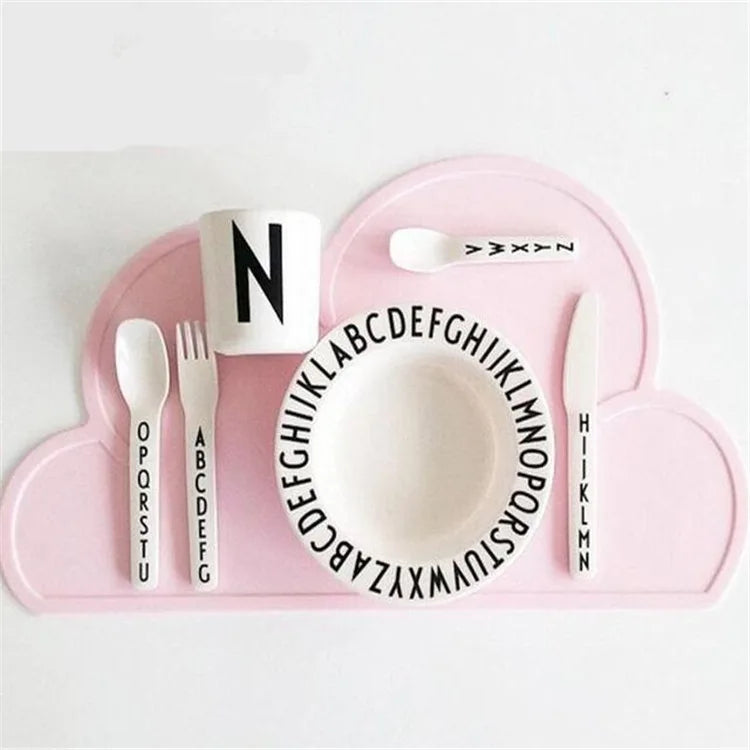 PLATZSET IN WOLKENFORM – FÜR KLEINE LIEBLINGSPLÄTZE AM TISCH